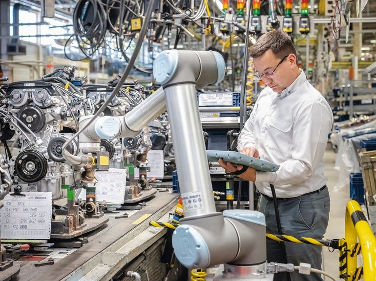 Cobots Von Universal Robots Verbessern Die Ergonomie Im Opel Werk Eisenach