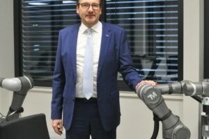 Dr. Klaus Kluger, General Manager Central Eastern Europe Omron Electronics, über das neue POC-Labor von Omron