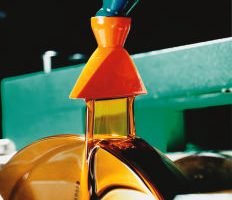 Öl erhöht Standzeit von Schleifscheibe und Werker