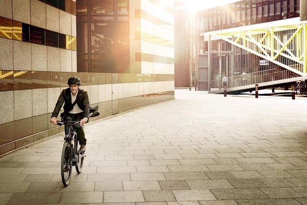 Jeder sechste Deutsche erwägt E-Bike als Autoersatz