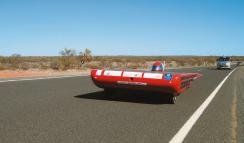 Solarauto schafft 3000 km  mit 105 km/h Spitzengeschwindigkeit