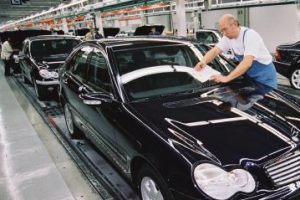 Mercedes erhöht Druck auf Zulieferer