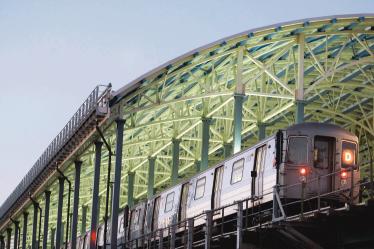 Schott rüstet New Yorker Metrostation aus
