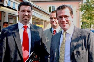 Minister zu Guttenberg gratuliert Gründer der Führungsschule Nürnberg