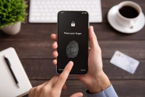 Das Smartphone gegen Kriminelle schützen