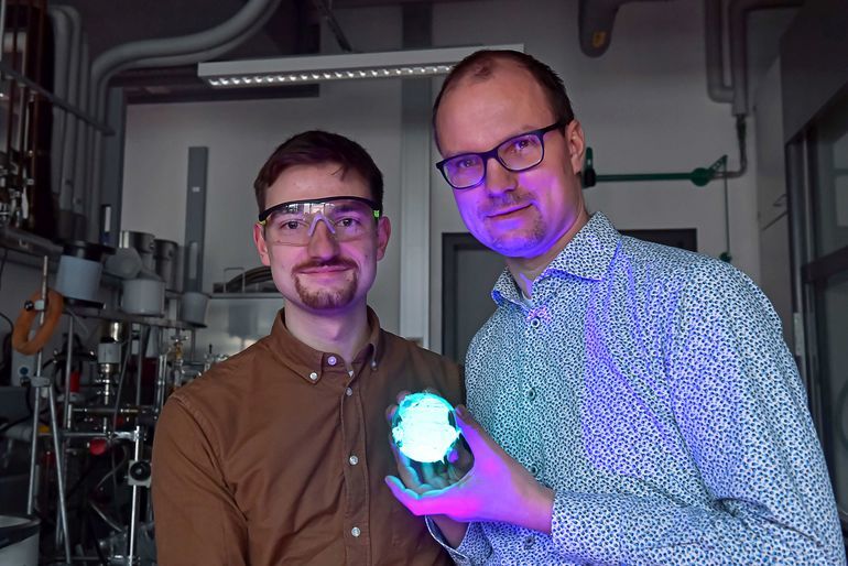 Aluminiumverbindung mit sehr starker Fluoreszenz entdeckt
