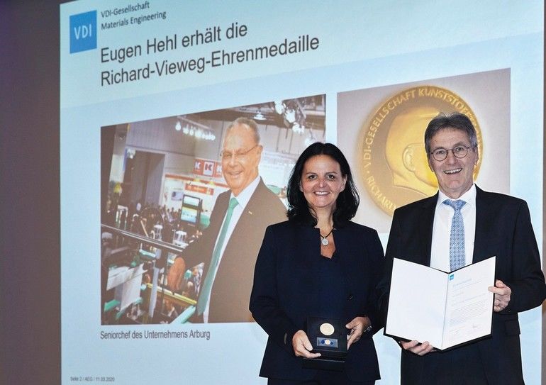 Arburg-Seniorchef Eugen Hehl erhält Auszeichnung für sein Lebenswerk