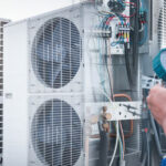 Technician_is_checking_air_conditioner,measuring_equipment_for_filling_air_conditioners.