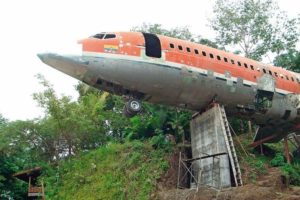 In Costa Rica Urlaub in einer Boeing 727 machen