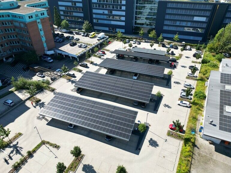 Energielenker Gruppe und Jungheinrich eröffnen neuen Solarparkplatz