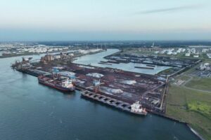 Thyssenkrupp Steel investiert in neuen Seeschiffentlader für den Rotterdamer Hafen