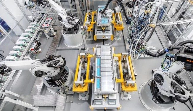 Kuka: Automatisierte Batterieproduktion für die fünfte industrielle Revolution
