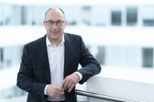 Kuka-Aufsichtsrat verlängert vorzeitig Amtszeit von CEO Peter Mohnen