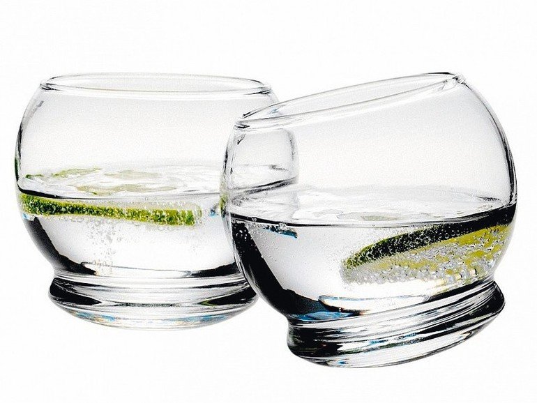 Design-Trinkglas fasziniert durch runde Form