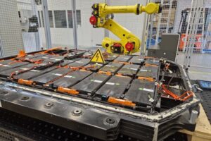RWTH-Lehrstuhl PEM erforscht Automatisierung der Batteriedemontage