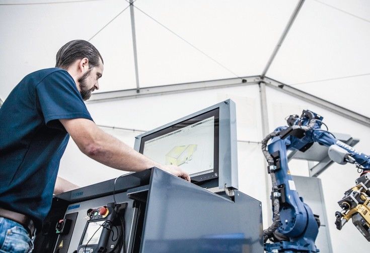 Forschungsprojekt Robonet 4.0 macht Roboter zu Handwerkern