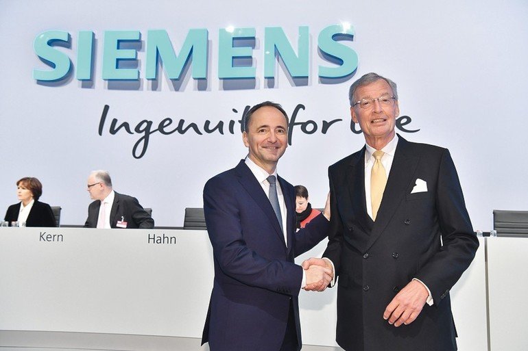 Stabübergabe bei Siemens