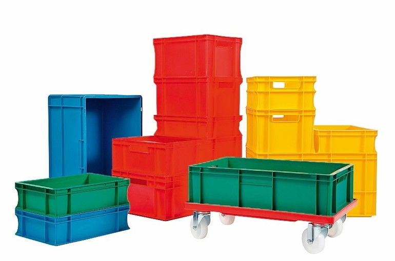 Paletten aus recycelten Boxen
