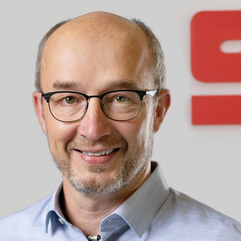 Manfred Wegner ist Director Sales, Marketing & Service bei Supfina