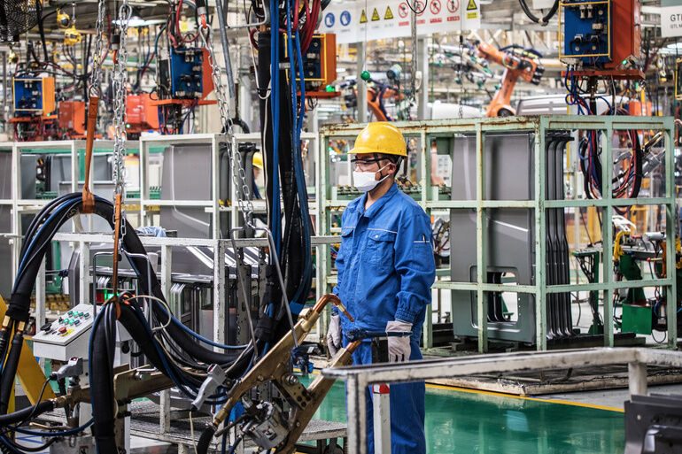 Deutsche Maschinenbauer in China: Schwache Auslastung drückt die Stimmung