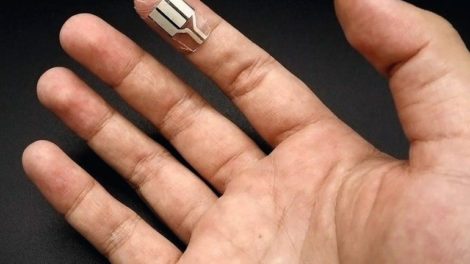 fingertip-powered-wearable_UC_San_Diego.jpg